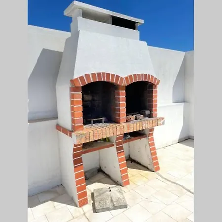 The Light House Ii, With Rooftop And Parking Apartamento